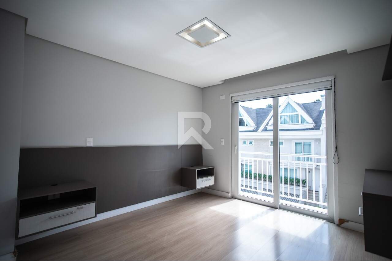 Triplex em Condomínio com Garden Privativo, 3 suítes e 4 vagas – Santo Inácio - Curitiba/PR miniatura 15