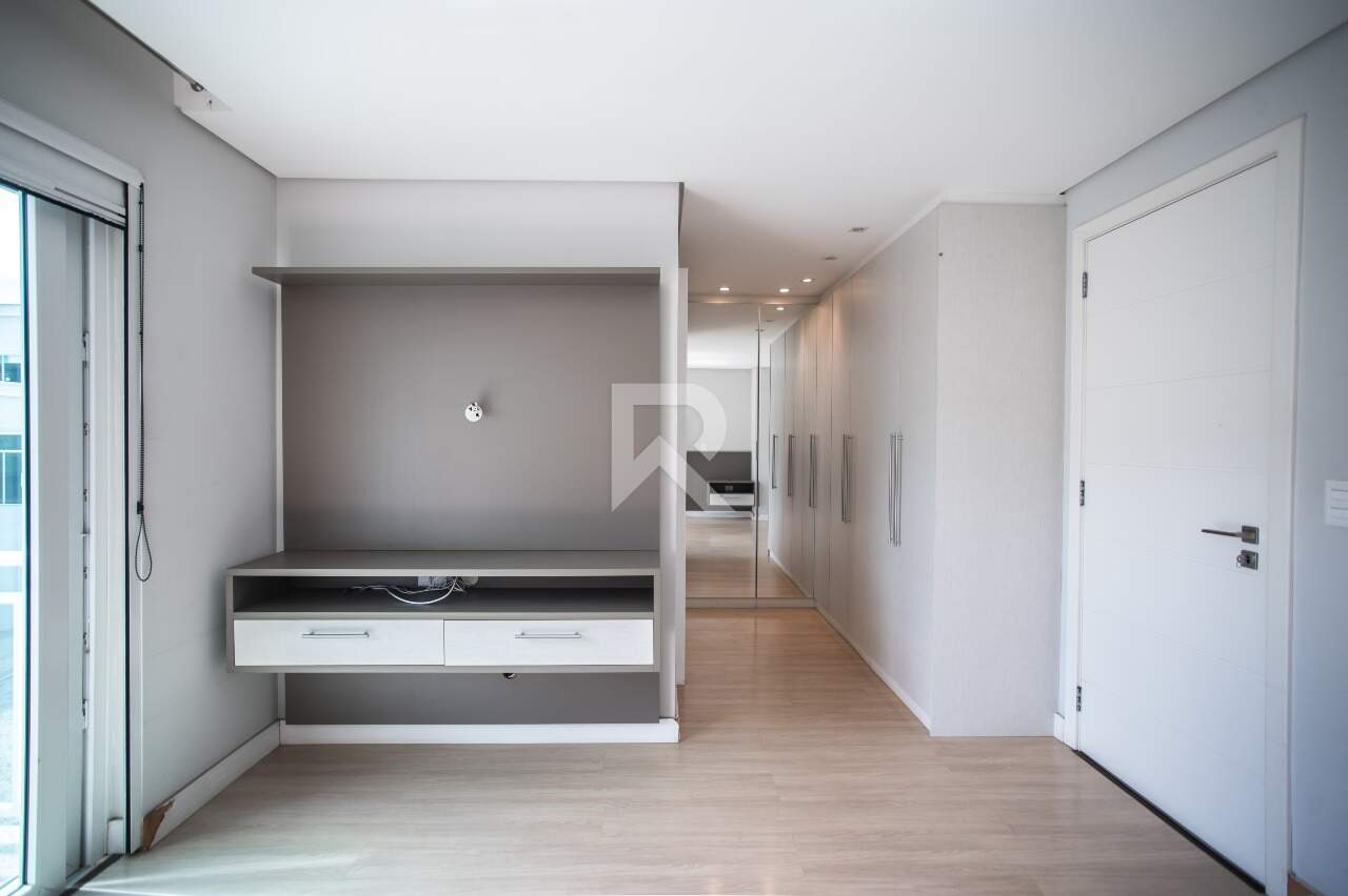 Triplex em Condomínio com Garden Privativo, 3 suítes e 4 vagas – Santo Inácio - Curitiba/PR miniatura 17