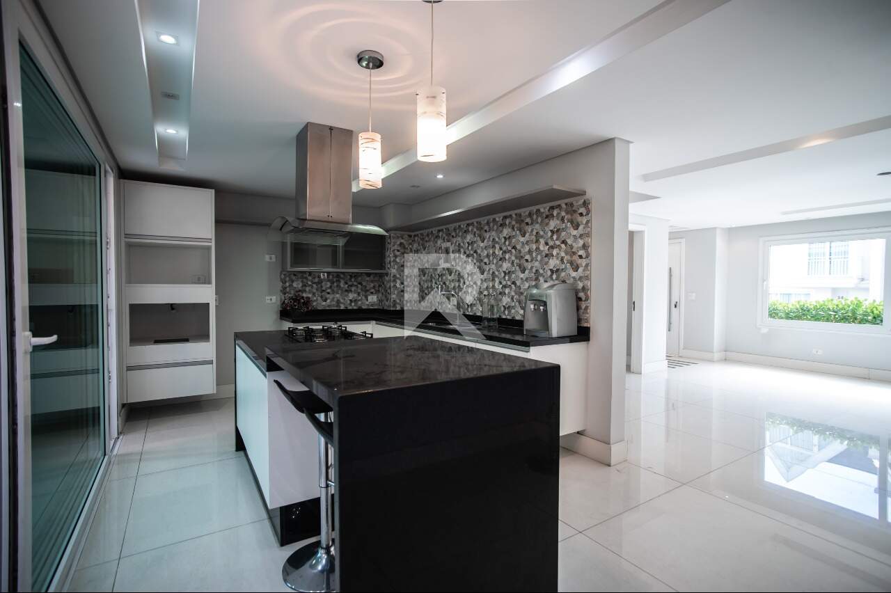 Triplex em Condomínio com Garden Privativo, 3 suítes e 4 vagas – Santo Inácio - Curitiba/PR miniatura 9