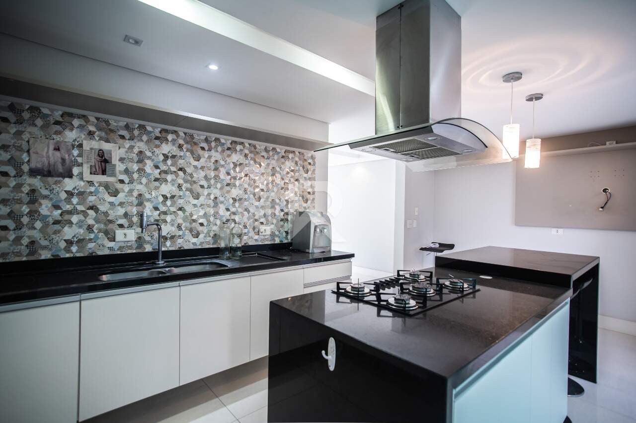 Triplex em Condomínio com Garden Privativo, 3 suítes e 4 vagas – Santo Inácio - Curitiba/PR miniatura 8