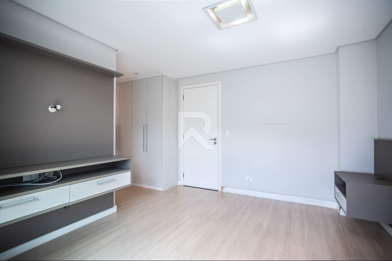 Triplex em Condomínio com Garden Privativo, 3 suítes e 4 vagas – Santo Inácio - Curitiba/PR miniatura 14