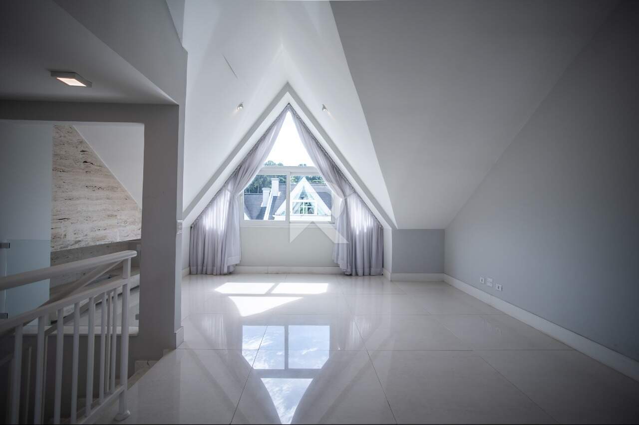 Triplex em Condomínio com Garden Privativo, 3 suítes e 4 vagas – Santo Inácio - Curitiba/PR miniatura 27