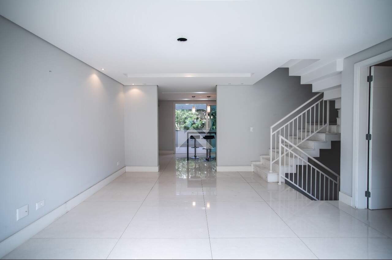 Triplex em Condomínio com Garden Privativo, 3 suítes e 4 vagas – Santo Inácio - Curitiba/PR miniatura 5