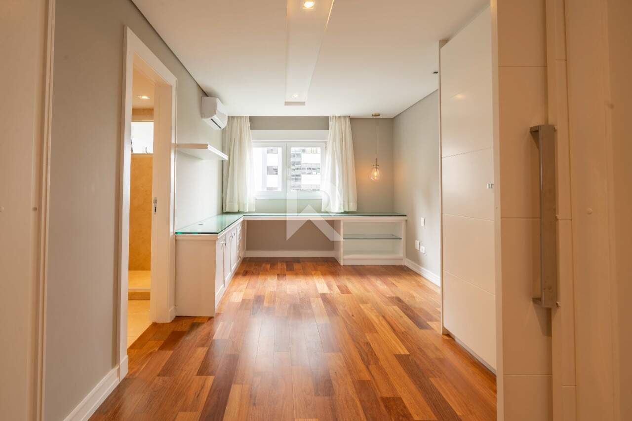 Apartamento Semi Mobiliado com 4 Suítes 3 Vagas à venda, 241 m² – Água Verde – Curitiba/PR miniatura 18