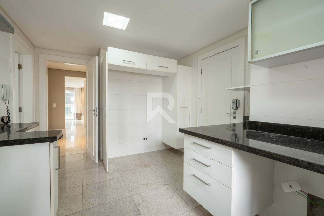 Apartamento Semi Mobiliado com 4 Suítes 3 Vagas à venda, 241 m² – Água Verde – Curitiba/PR miniatura 12