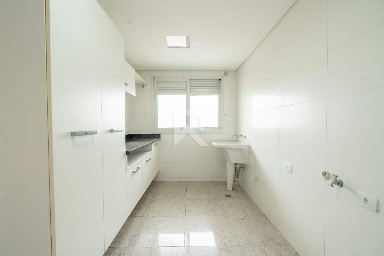 Apartamento Semi Mobiliado com 4 Suítes 3 Vagas à venda, 241 m² – Água Verde – Curitiba/PR miniatura 13