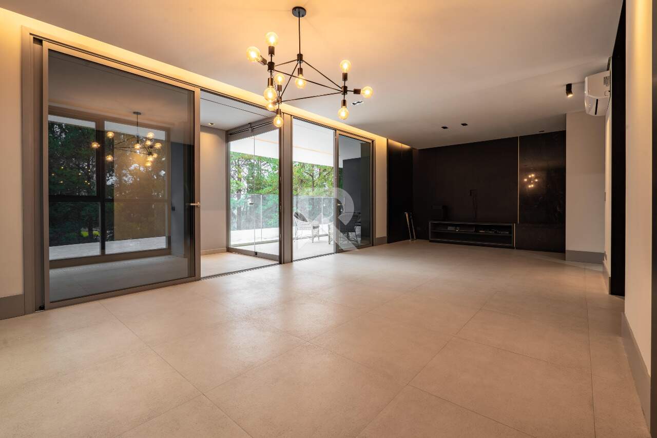 Apartamento Semi Mobiliado em Cond Clube de Alto Padrão para alugar com 198m², 3 suítes, Varanda gourmet e 3 vagas | Bigorrilho, Curitiba miniatura 8
