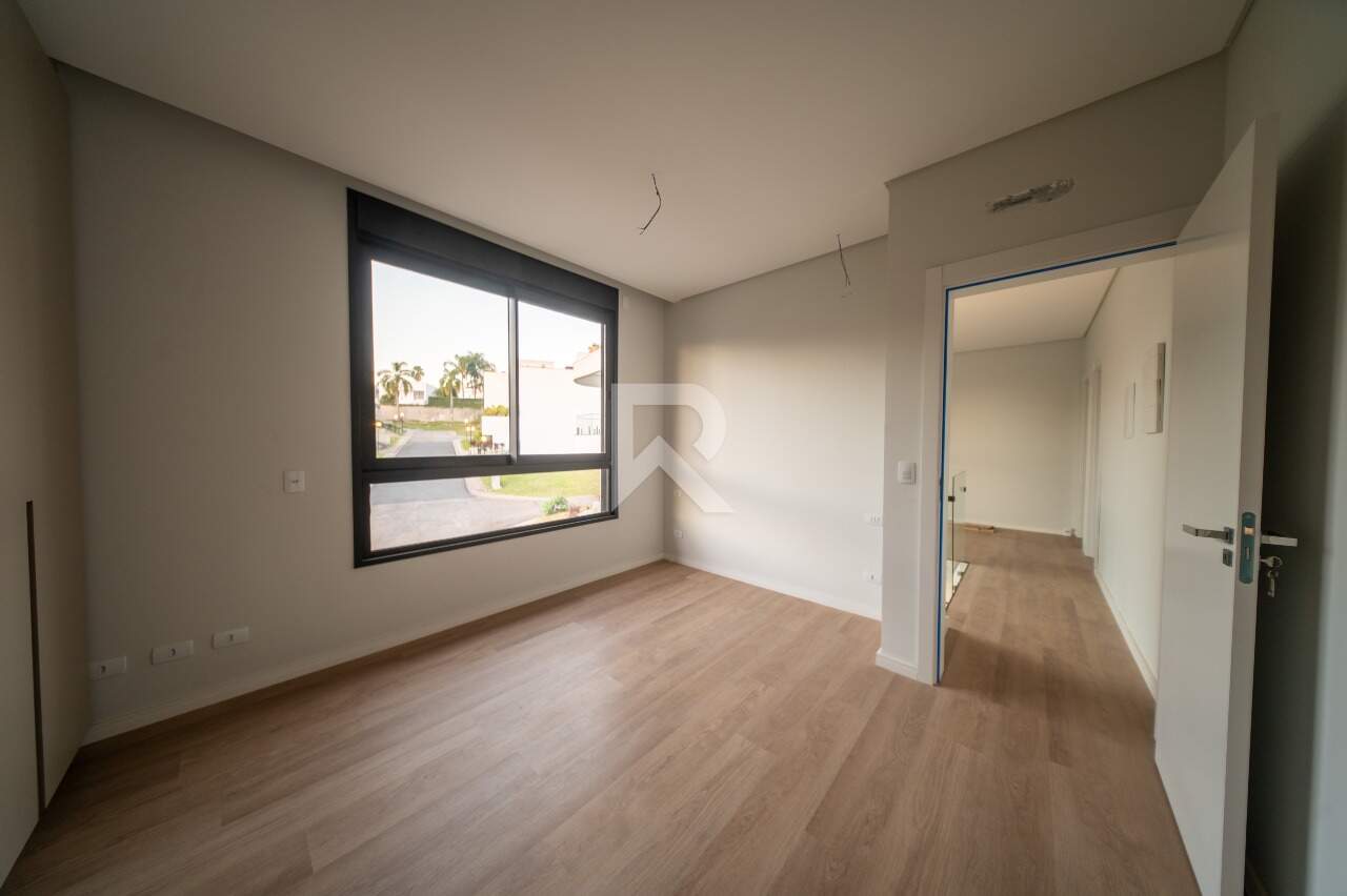 Casa com 250m2 privativos Quintal | 3 suítes | Condomínio miniatura 36