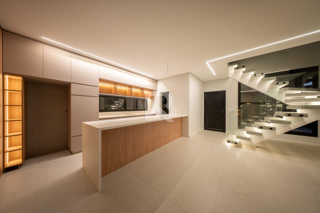 Casa com 250m2 privativos Quintal | 3 suítes | Condomínio miniatura 9