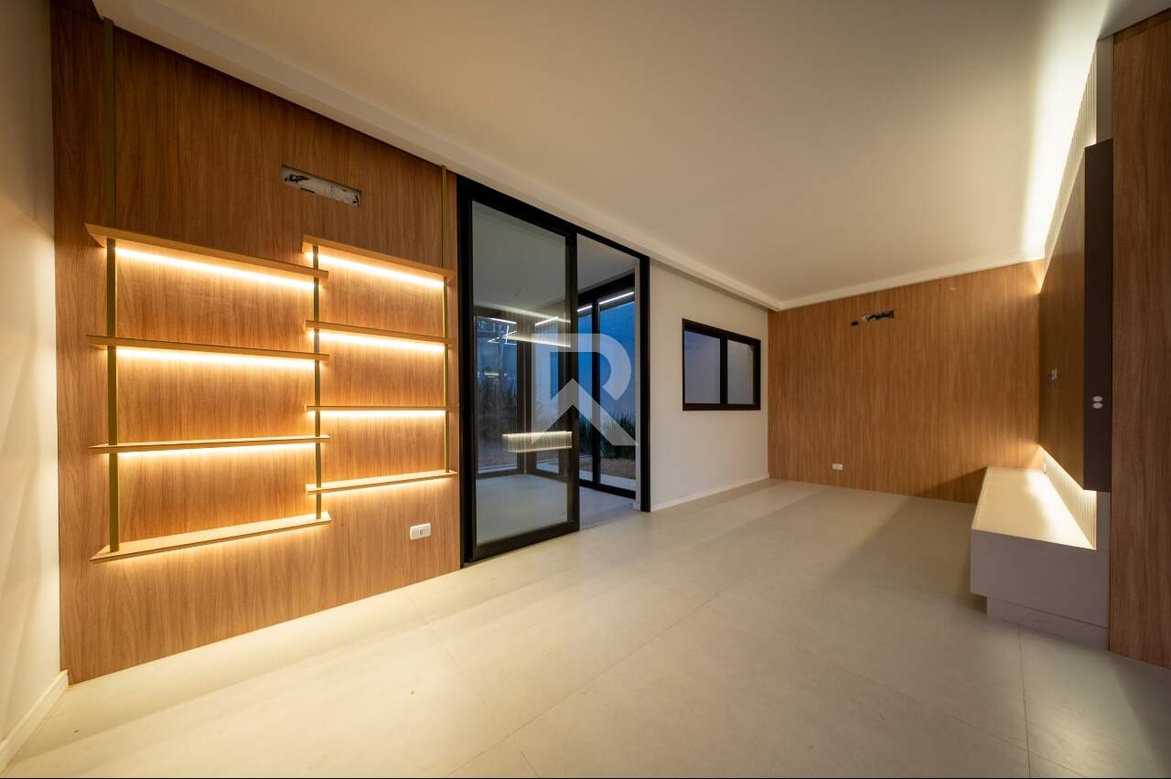 Casa com 250m2 privativos Quintal | 3 suítes | Condomínio miniatura 17