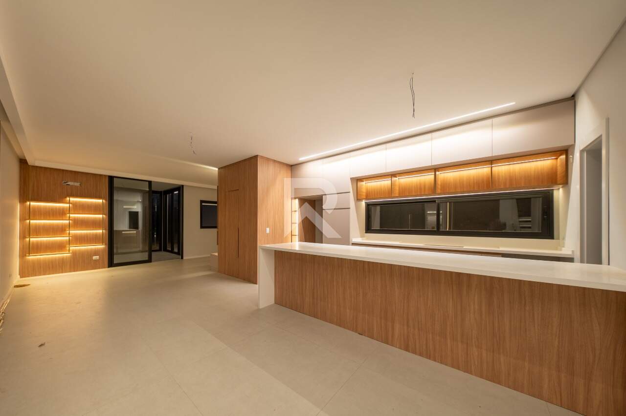 Casa com 250m2 privativos Quintal | 3 suítes | Condomínio miniatura 15