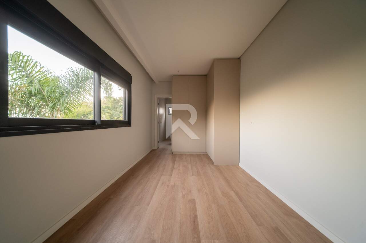 Casa com 250m2 privativos Quintal | 3 suítes | Condomínio miniatura 45