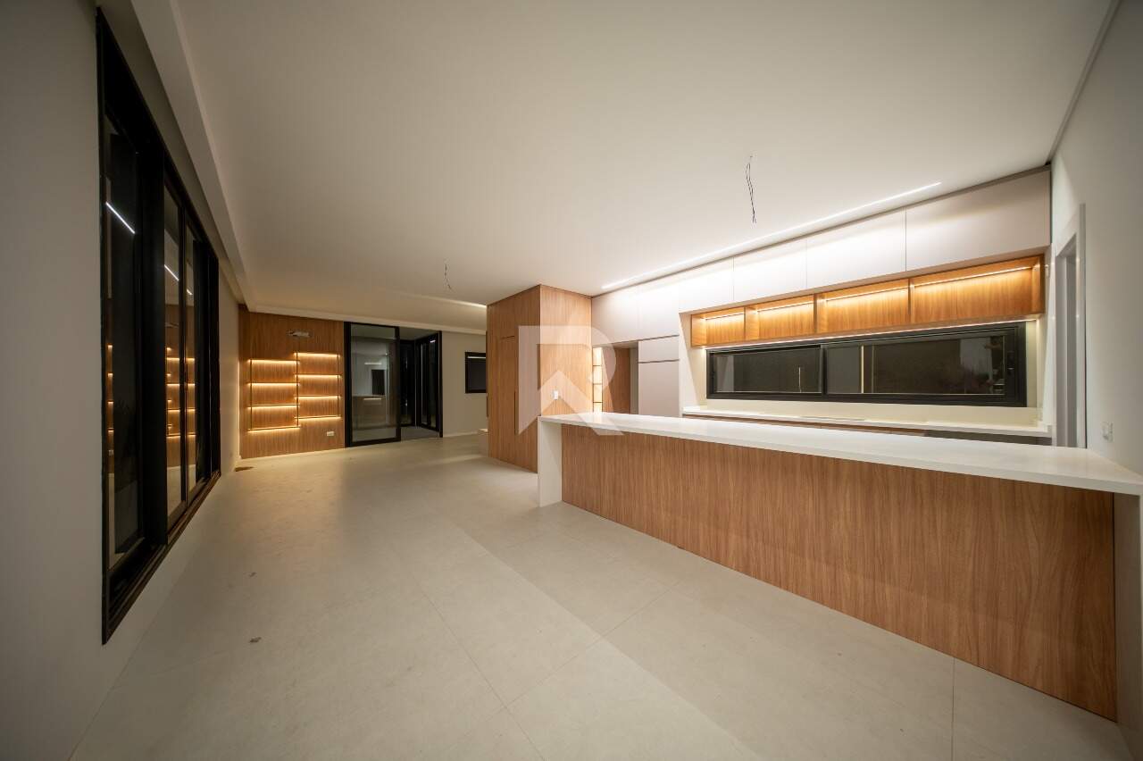 Casa com 250m2 privativos Quintal | 3 suítes | Condomínio miniatura 14