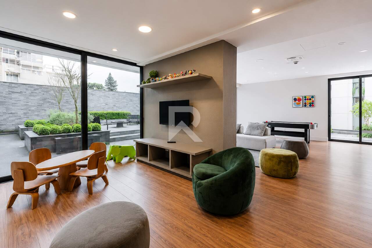 Apartamento Mobiliado em Cond. de Alto Padrão com 230m² e 3 suítes para Locação - Cabral - Curitiba miniatura 6