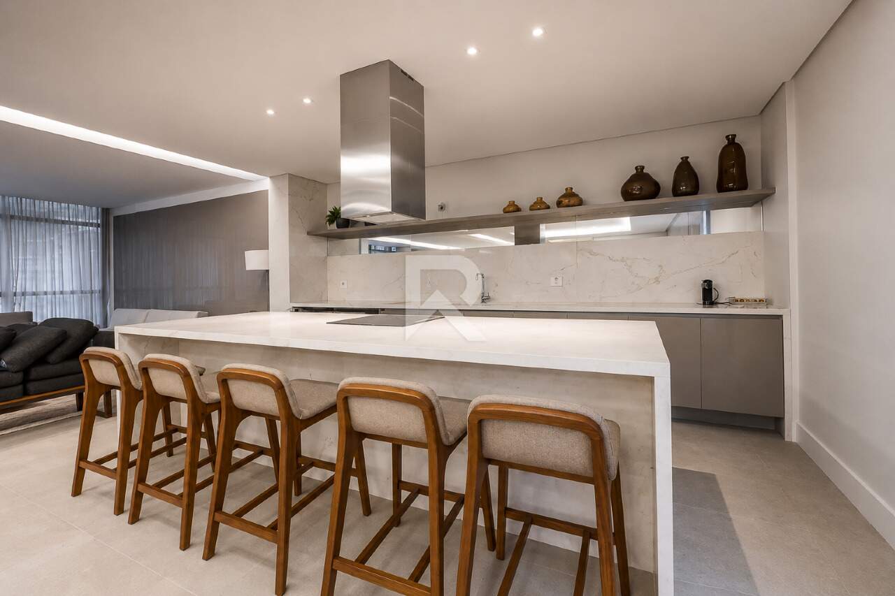 Apartamento Mobiliado em Cond. de Alto Padrão com 230m² e 3 suítes para Locação - Cabral - Curitiba miniatura 11