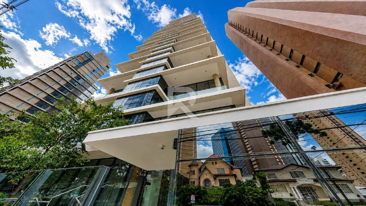 Apartamento Mobiliado em Cond. de Alto Padrão com 230m² e 3 suítes para Locação - Cabral - Curitiba
