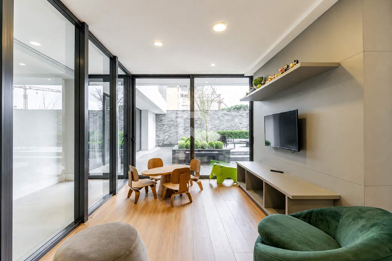 Apartamento Mobiliado em Cond. de Alto Padrão com 230m² e 3 suítes para Locação - Cabral - Curitiba miniatura 7