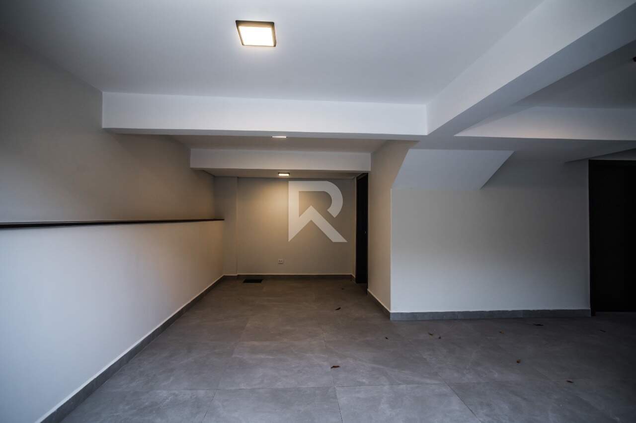 Casa de Rua com Face Norte, 3 quartos 3 Vagas para locação, 200 m² - São Braz - Curitiba/PR miniatura 34