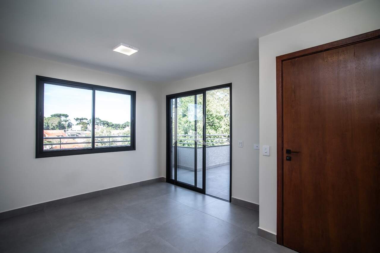 Casa de Rua com Face Norte, 3 quartos 3 Vagas para locação, 200 m² - São Braz - Curitiba/PR miniatura 27
