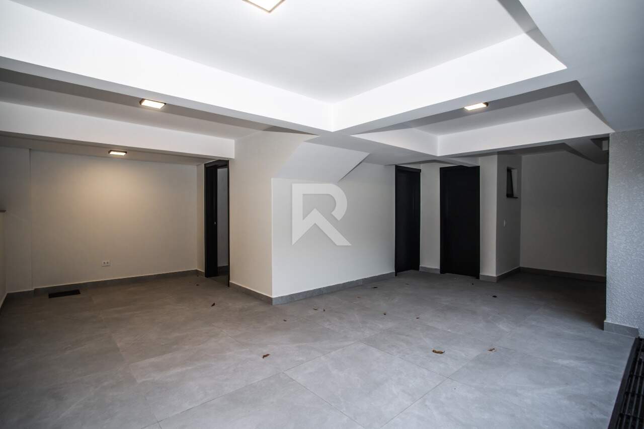 Casa de Rua com Face Norte, 3 quartos 3 Vagas para locação, 200 m² - São Braz - Curitiba/PR miniatura 33