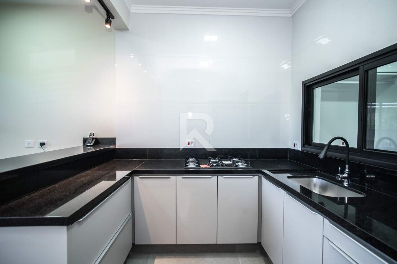 Casa de Rua com Face Norte, 3 quartos 3 Vagas para locação, 200 m² - São Braz - Curitiba/PR miniatura 8