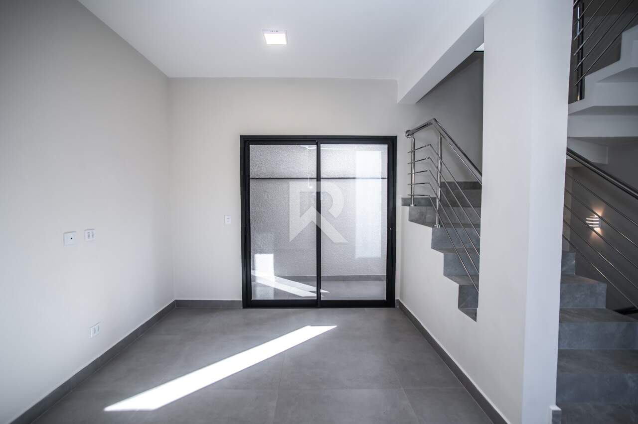 Casa de Rua com Face Norte, 3 quartos 3 Vagas para locação, 230 m² - São Braz - Curitiba/PR miniatura 7