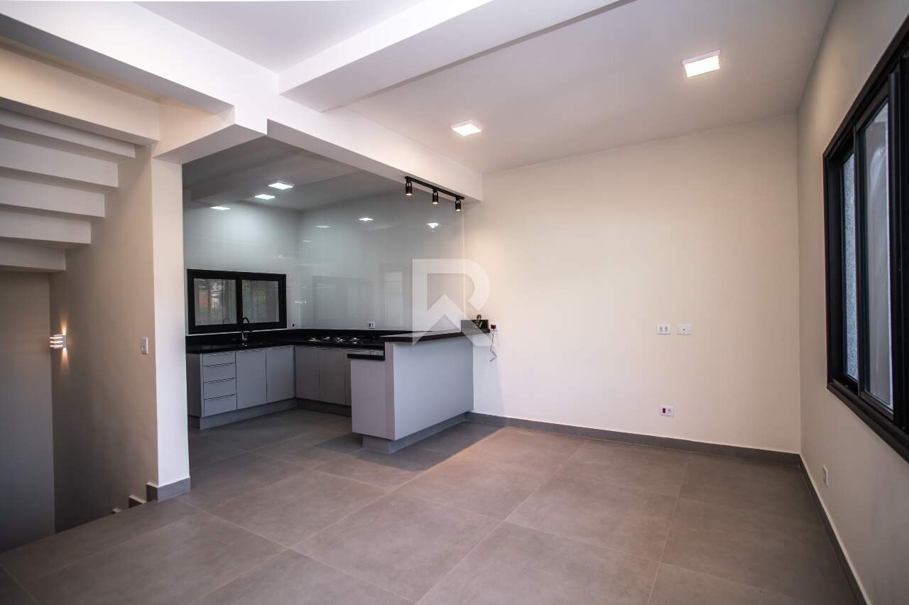 Casa de Rua com Face Norte, 3 quartos 3 Vagas para locação, 230 m² - São Braz - Curitiba/PR miniatura 5