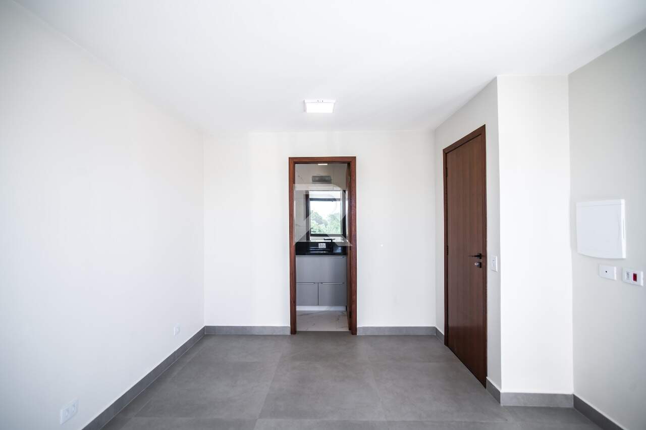 Casa de Rua com Face Norte, 3 quartos 3 Vagas para locação, 230 m² - São Braz - Curitiba/PR miniatura 21