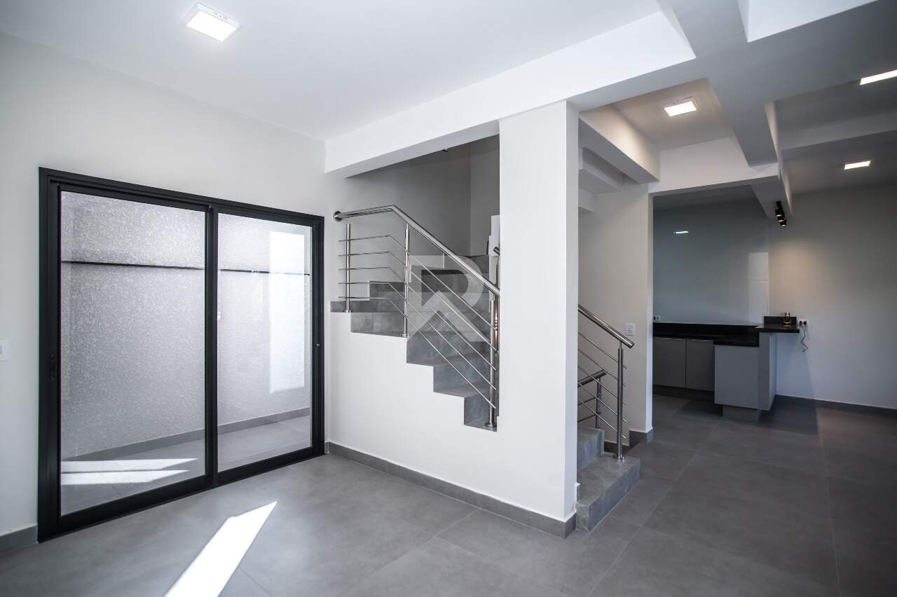 Casa de Rua com Face Norte, 3 quartos 3 Vagas para locação, 230 m² - São Braz - Curitiba/PR miniatura 6