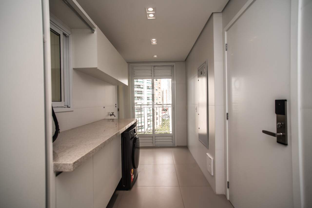 Apartamento Mobiliado de Alto Padrão em Cond. Clube com 4 suítes e 255m² p/ Locação - Ecoville - Curitiba miniatura 8