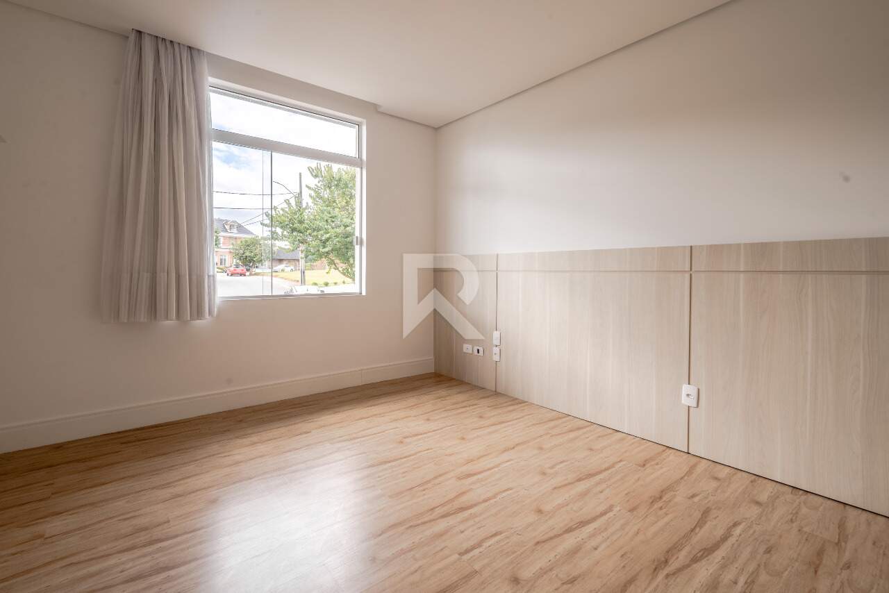 Casa Moderna Semi Mobiliada em Cond. Clube com 4 suítes, Quintal e 458m2 para aluguel - Santa Felicidade, Curitiba miniatura 45