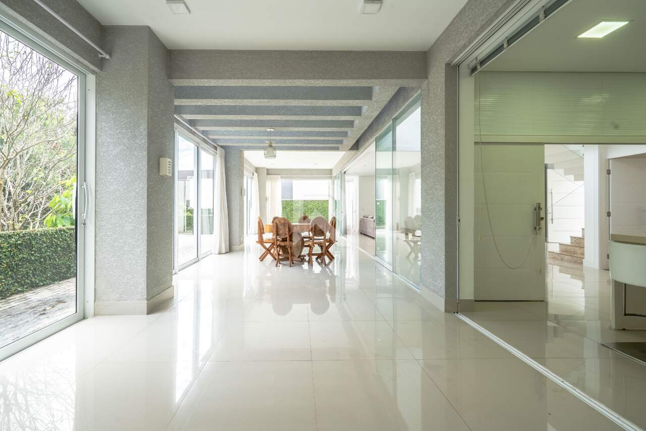 Casa Moderna Semi Mobiliada em Cond. Clube com 4 suítes, Quintal e 458m2 para aluguel - Santa Felicidade, Curitiba miniatura 12