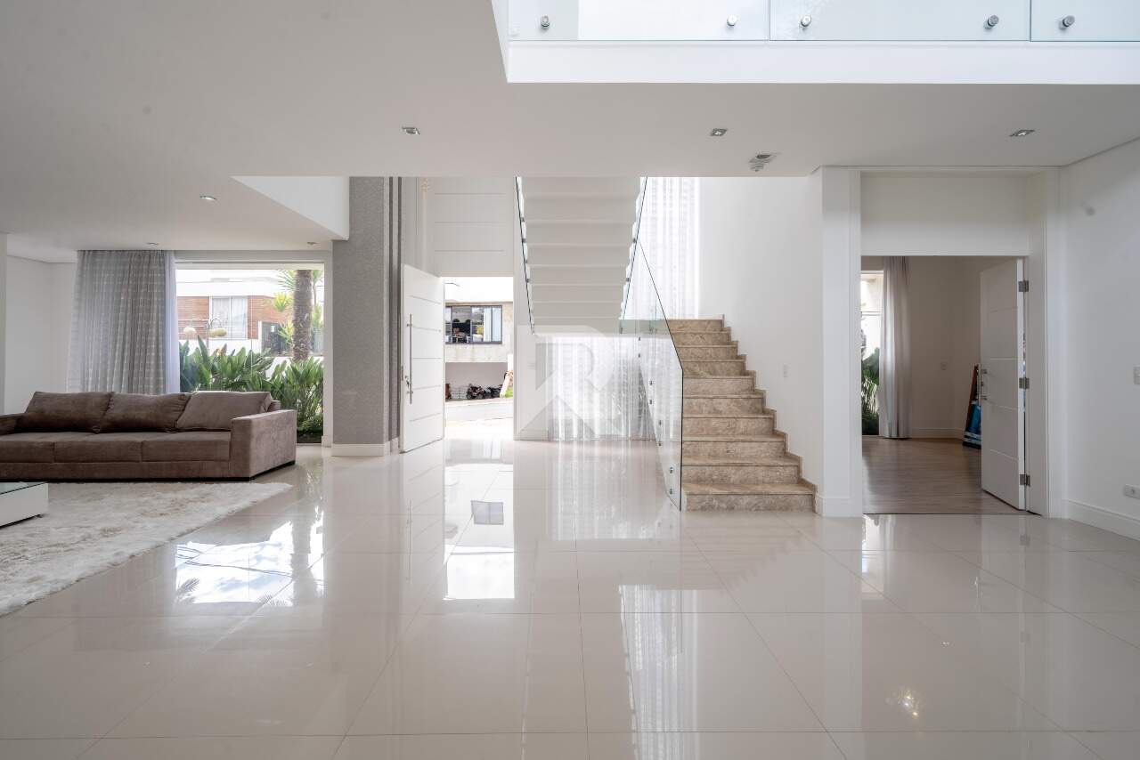 Casa Moderna Semi Mobiliada em Cond. Clube com 4 suítes, Quintal e 458m2 para aluguel - Santa Felicidade, Curitiba miniatura 5