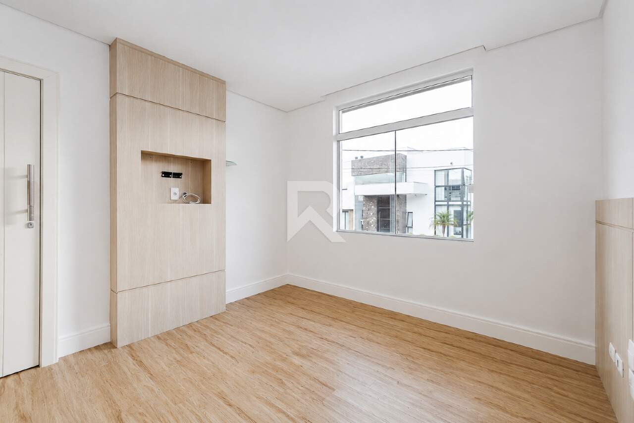 Casa Moderna Semi Mobiliada em Cond. Clube com 4 suítes, Quintal e 458m2 para venda - Santa Felicidade, Curitiba miniatura 26