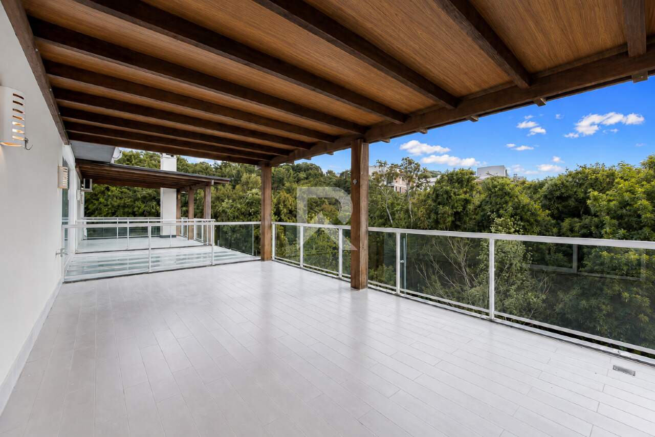 Casa Moderna Semi Mobiliada em Cond. Clube com 4 suítes, Quintal e 458m2 para venda - Santa Felicidade, Curitiba miniatura 30