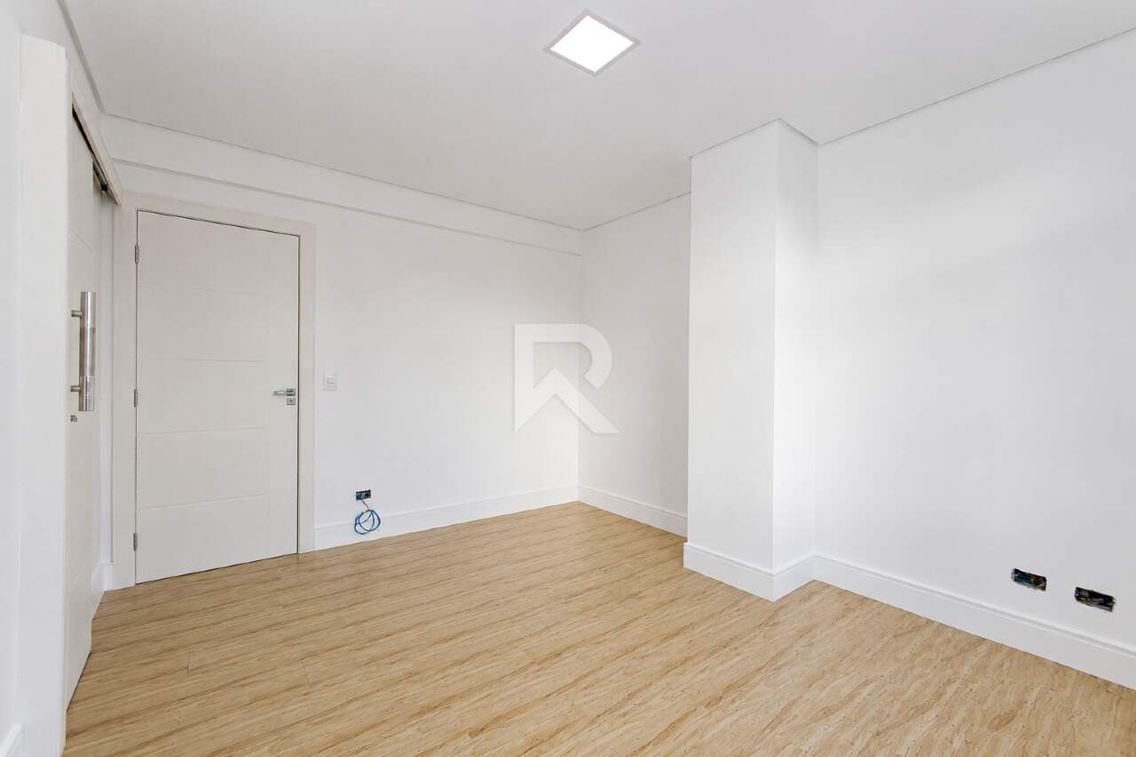 Casa Moderna Semi Mobiliada em Cond. Clube com 4 suítes, Quintal e 458m2 para venda - Santa Felicidade, Curitiba miniatura 24
