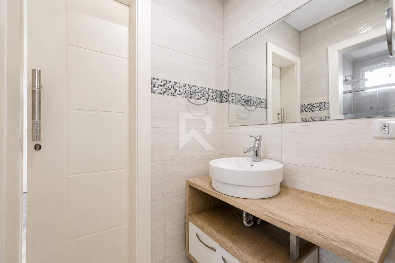 Casa Moderna Semi Mobiliada em Cond. Clube com 4 suítes, Quintal e 458m2 para venda - Santa Felicidade, Curitiba miniatura 25