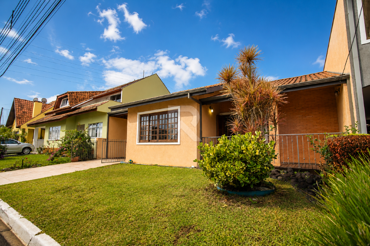 Casa em Condomínio com Jardim, 3 quartos 5 Vagas à venda, 267 m² - Orleans - Curitiba/PR