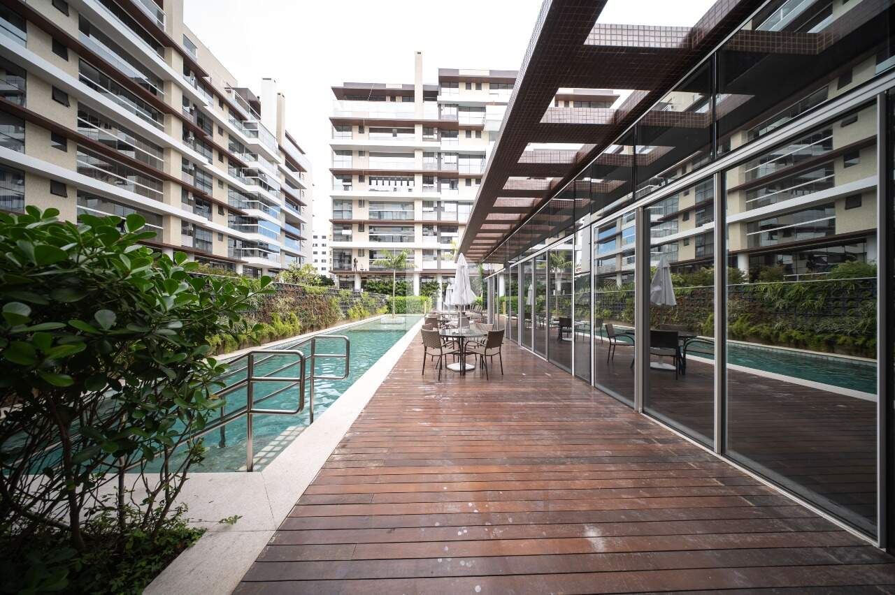 Apartamento Mobiliado com Vista Livre, 3 quartos 3 Vagas para locação, 130 m² - Água Verde - Curitiba/PR miniatura 28