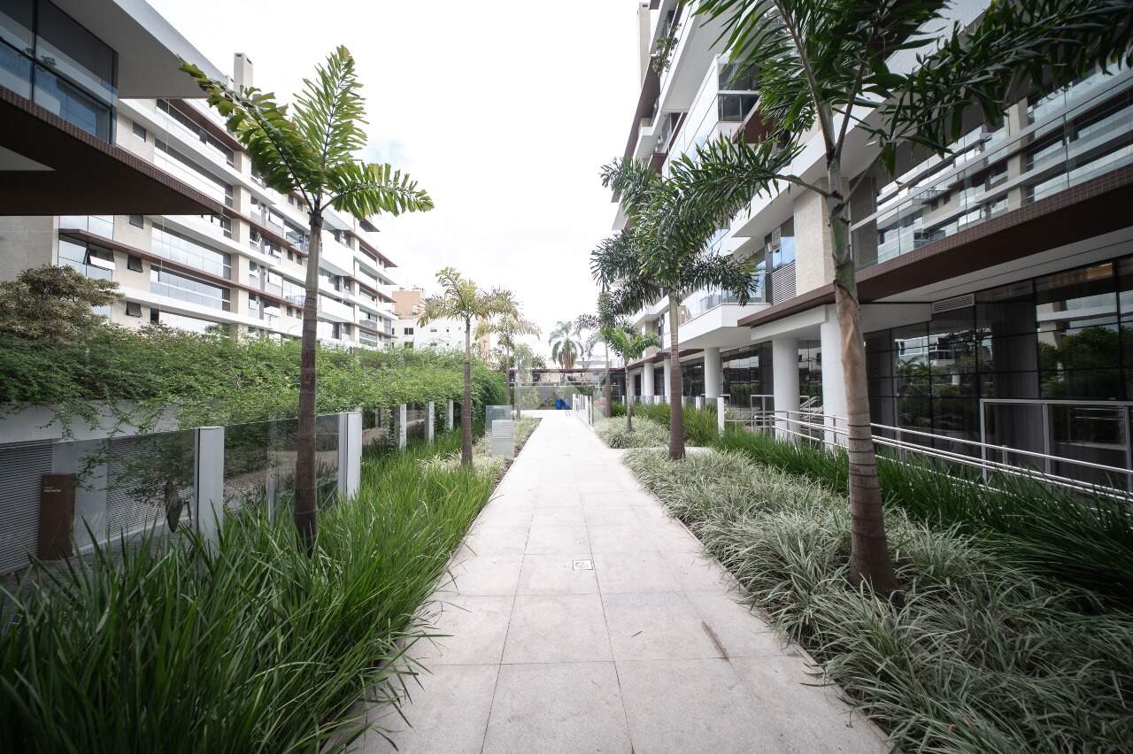 Apartamento Mobiliado com Vista Livre, 3 quartos 3 Vagas para locação, 130 m² - Água Verde - Curitiba/PR miniatura 30