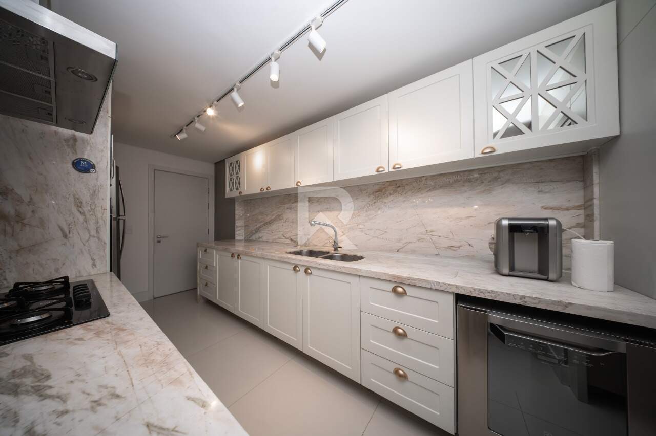 Apartamento Mobiliado com Vista Livre, 3 quartos 3 Vagas para locação, 130 m² - Água Verde - Curitiba/PR miniatura 14