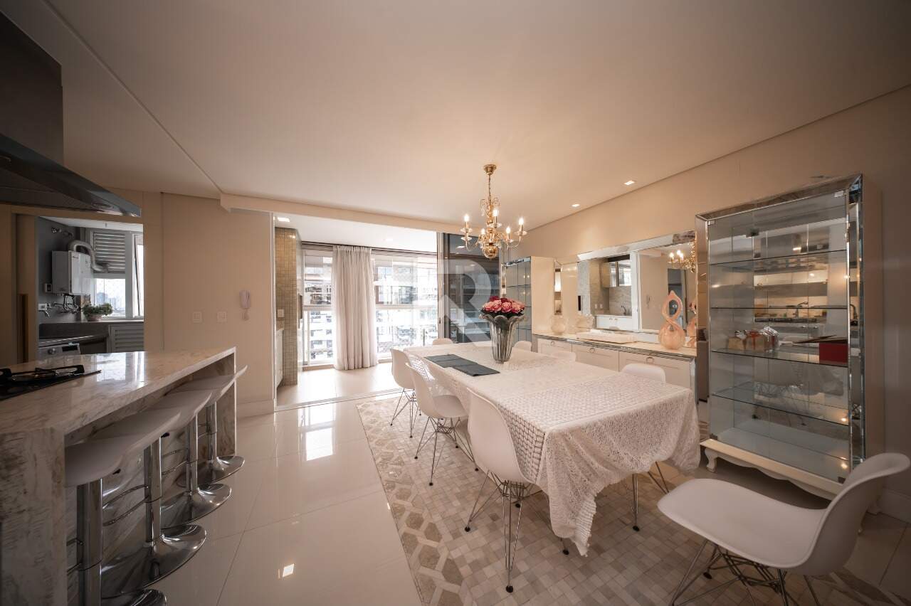 Apartamento Mobiliado com Vista Livre, 3 quartos 3 Vagas para locação, 130 m² - Água Verde - Curitiba/PR miniatura 8