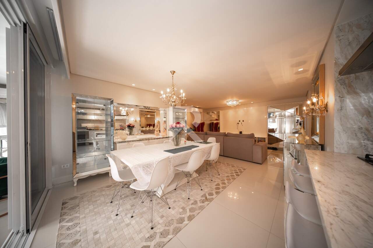 Apartamento Mobiliado com Vista Livre, 3 quartos 3 Vagas para locação, 130 m² - Água Verde - Curitiba/PR miniatura 2