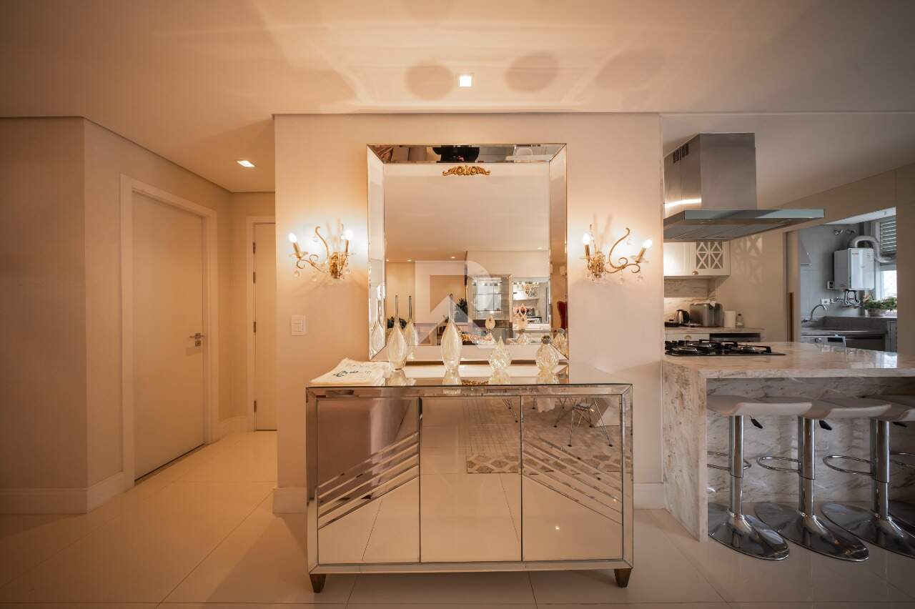 Apartamento Mobiliado com Vista Livre, 3 quartos 3 Vagas para locação, 130 m² - Água Verde - Curitiba/PR miniatura 9