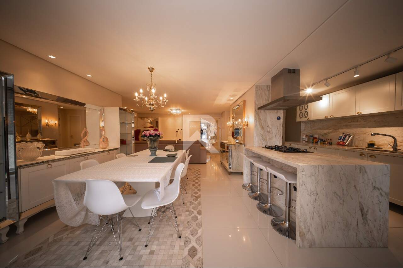 Apartamento Mobiliado com Vista Livre, 3 quartos 3 Vagas para locação, 130 m² - Água Verde - Curitiba/PR