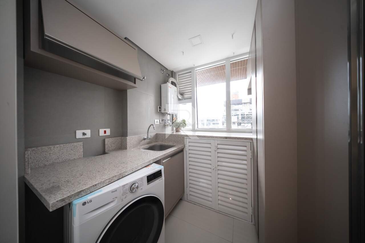 Apartamento Mobiliado com Vista Livre, 3 quartos 3 Vagas para locação, 130 m² - Água Verde - Curitiba/PR miniatura 15