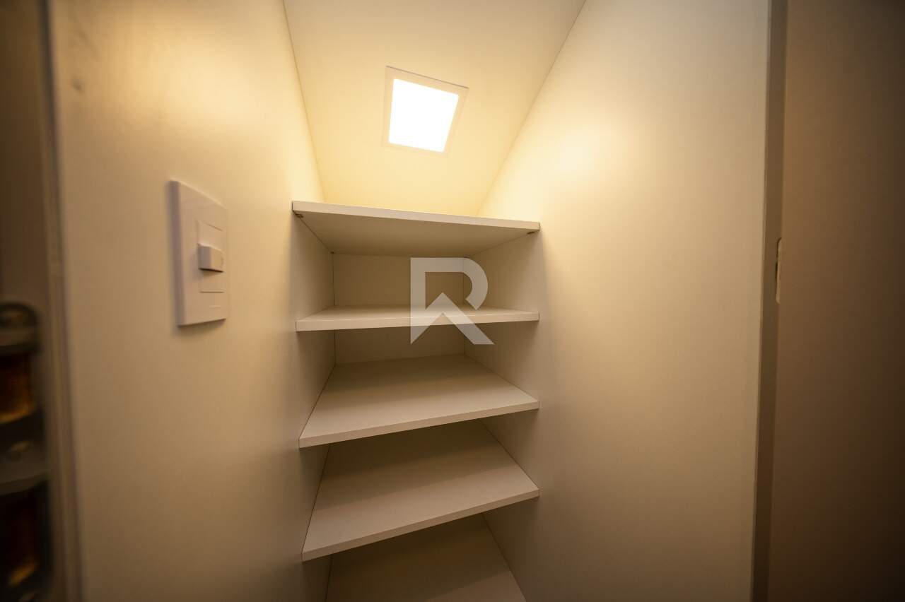 Cobertura Mobiliado no Ed. Terra Gutierrez com 2 suites, 3 vagas e 212m2 para aluguel - Batel, Curitiba miniatura 19