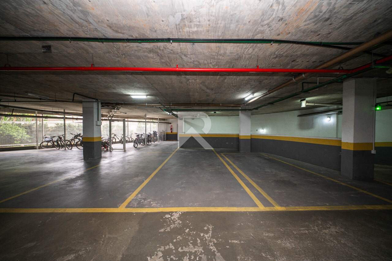 Cobertura Mobiliado no Ed. Terra Gutierrez com 2 suites, 3 vagas e 212m2 para aluguel - Batel, Curitiba miniatura 32