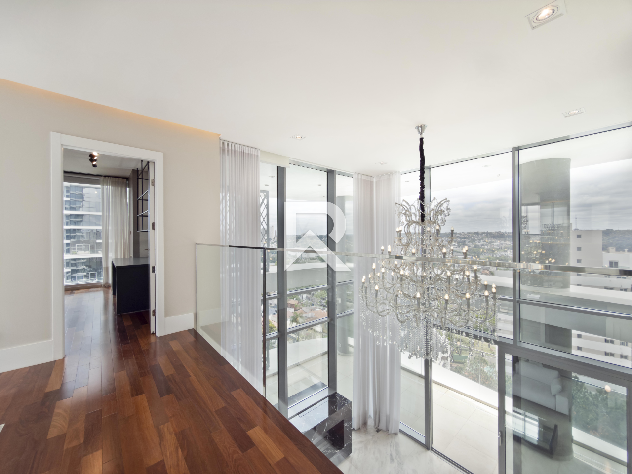 Apartamento Mobiliado, Face Norte com 3 suítes 338m2 em Cond. Clube para alugar - Champagnat, Curitiba miniatura 16