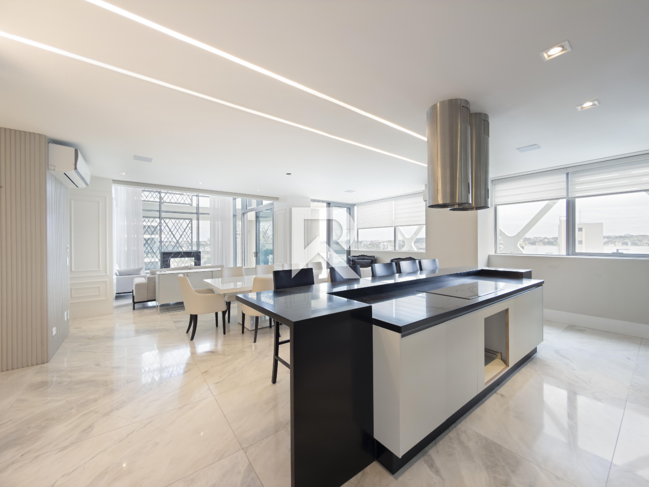 Apartamento Mobiliado, Face Norte com 3 suítes 338m2 em Cond. Clube para alugar - Champagnat, Curitiba miniatura 4